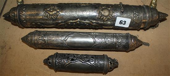 18th century brass footman and a wrought iron trivet(-)